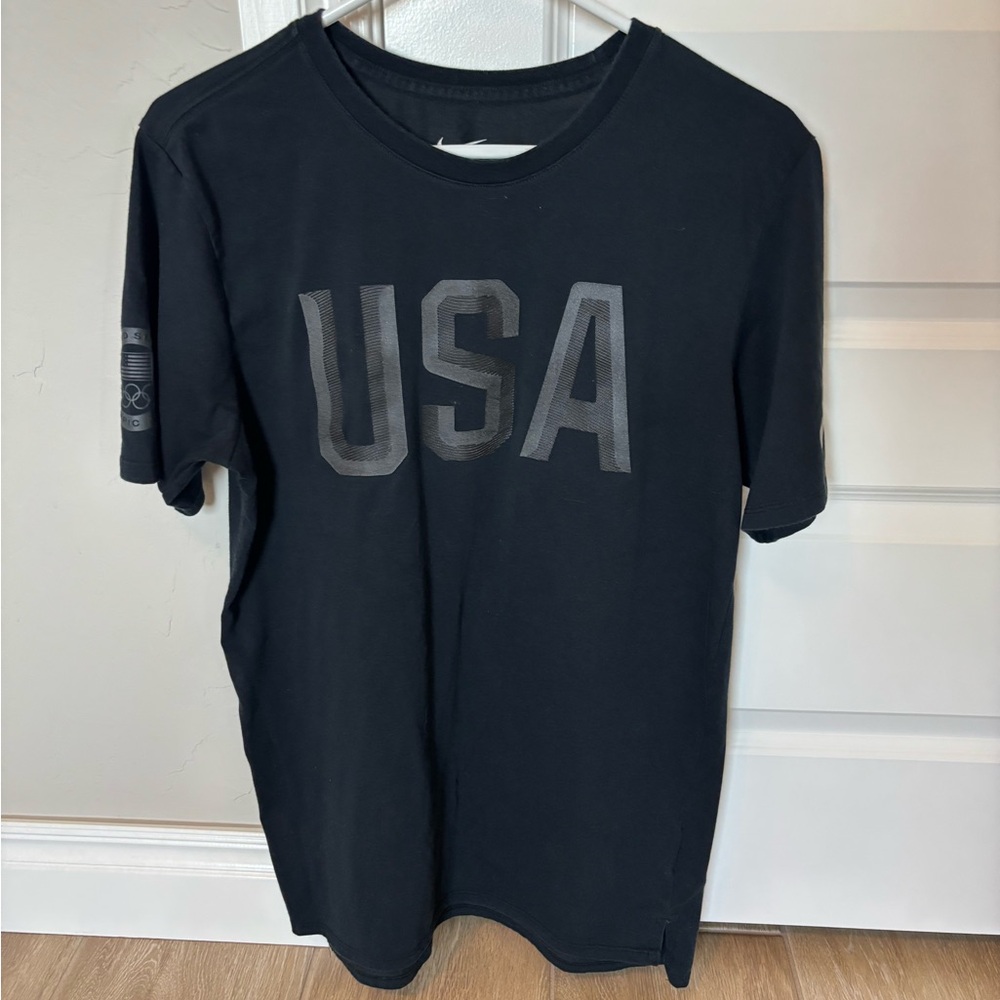 Nike Men’s Team USA Olympics Shirt Black The Nike Tee Size S